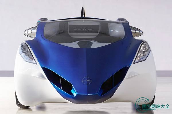 Aeromobil:可以飞的汽车正面图